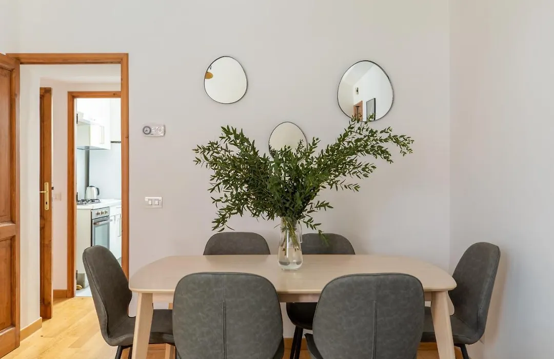 Iflat Spanish Steps Elegant Apartment-1